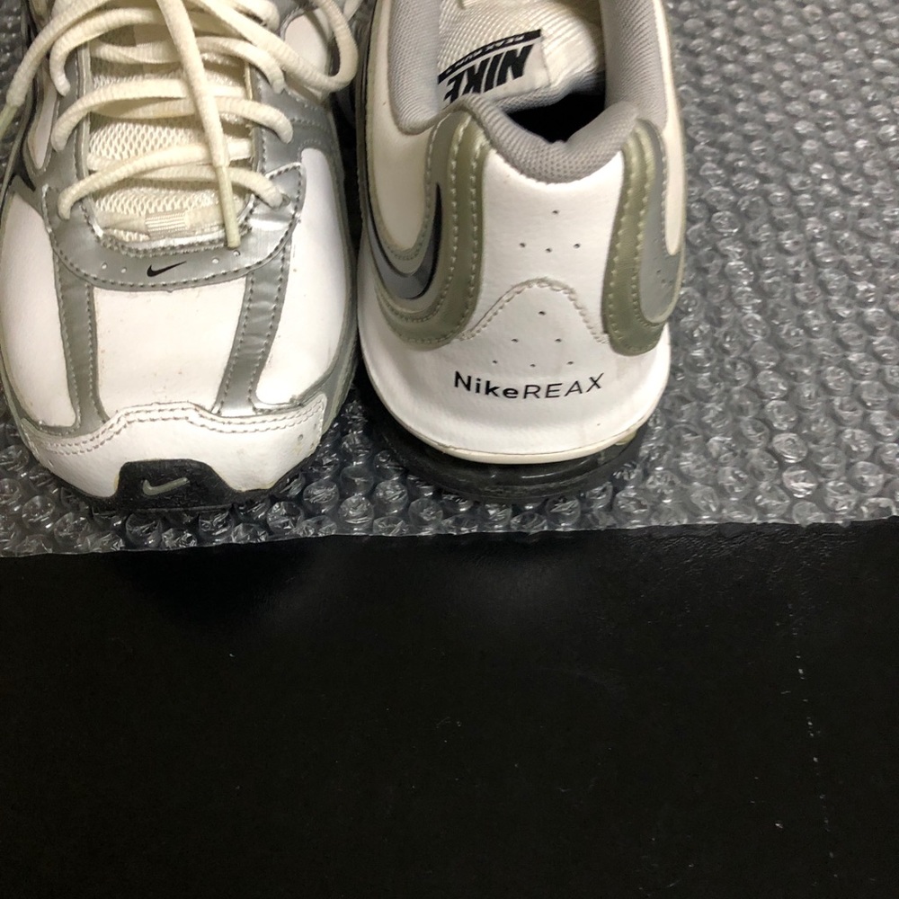Shoes - Picture 4 of 5